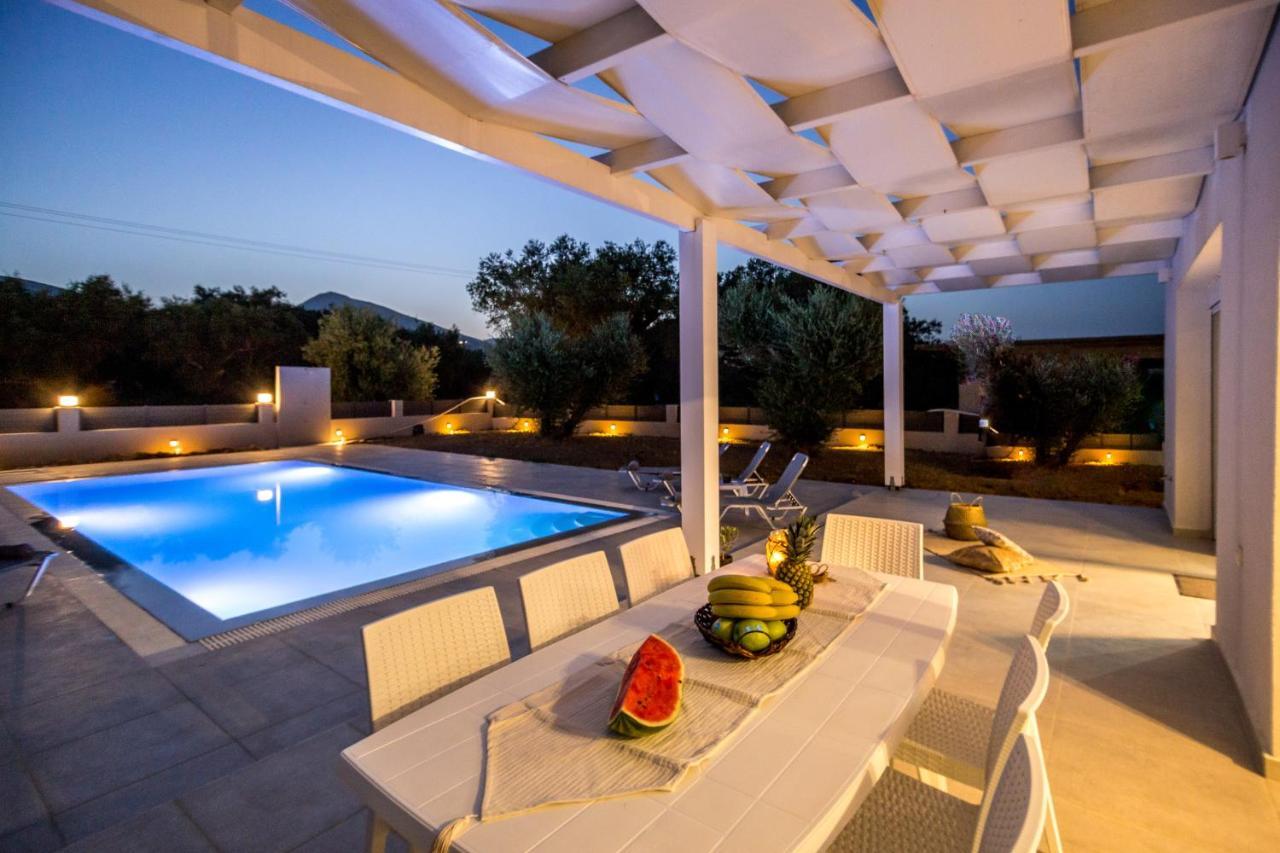 Villa Boviana With Private Swimming Pool Agios Sostis  Екстер'єр фото